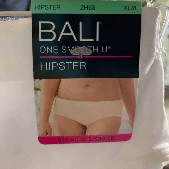 NWT Bali Allover Smooth Hipster in White - Picture 3 of 4
